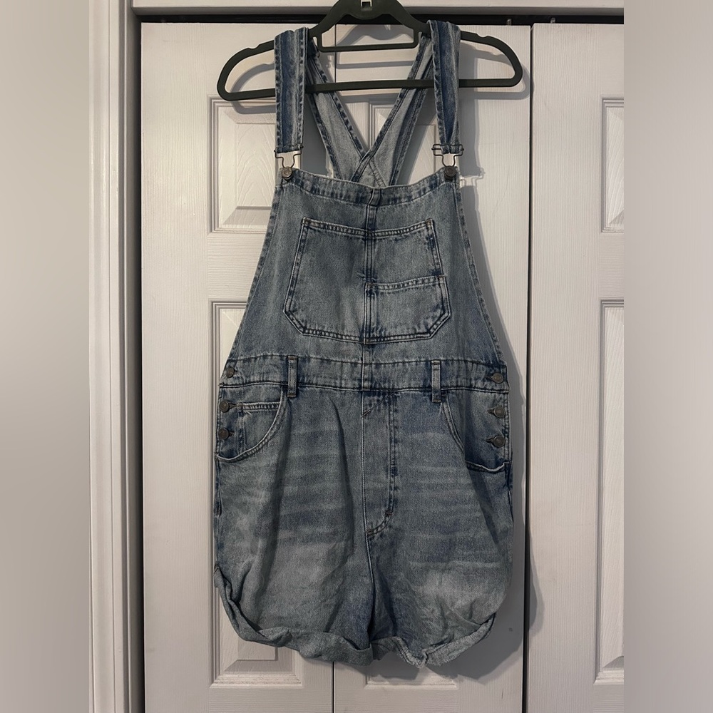 We The Free Light Wash Denim Short Overalls